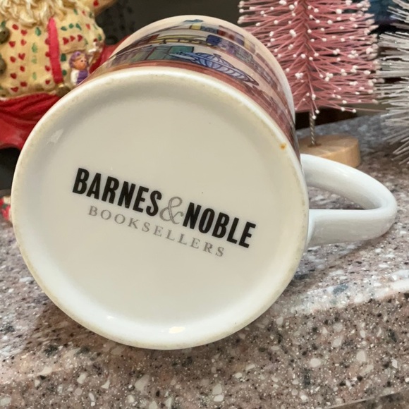 Barnes & Noble Cats & Books Mug - Picture 3 of 5